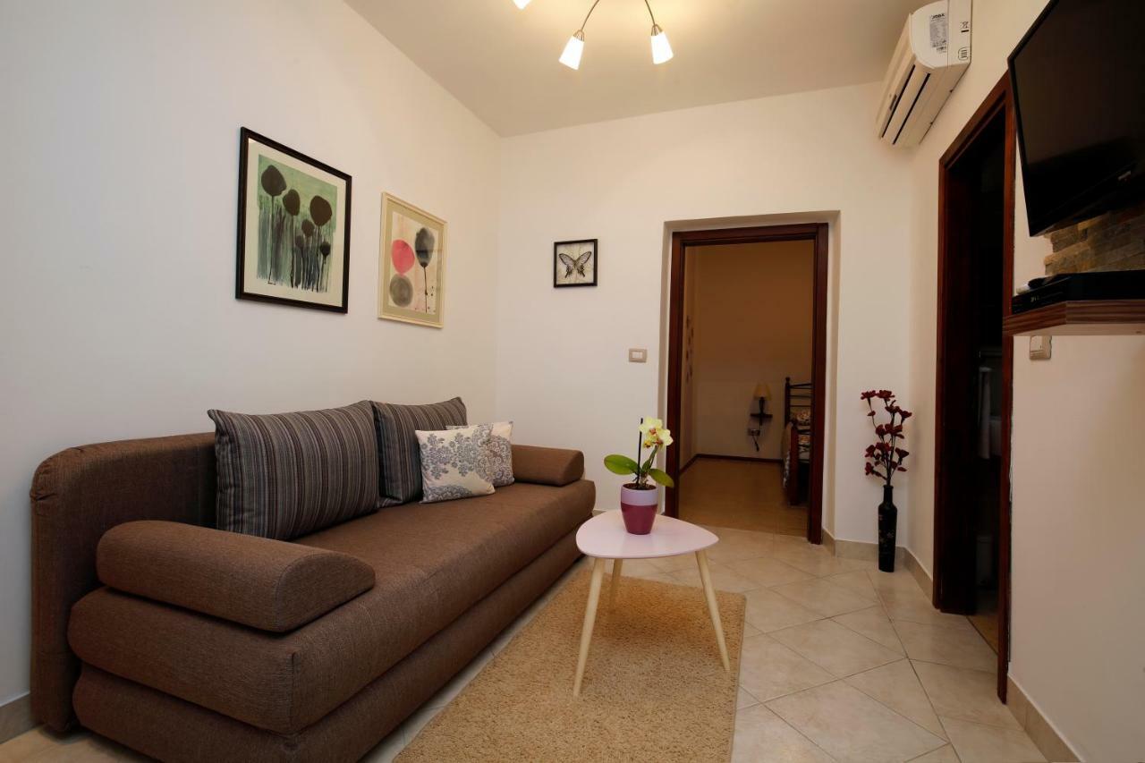 Apartments Fiora Premantura Exterior foto